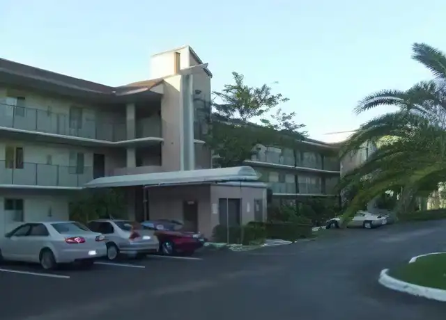 Property at 2212 S Cypress Bend Dr #104, Pompano Beach, FL, 33069, 1 bed, 2 baths, [object Object]