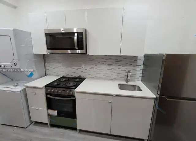 Property at 734 SW 4th St Unit 8, Miami, FL, 33130, 2 beds, 1 bath, [object Object]