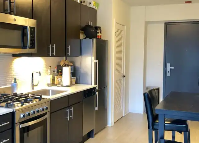 Property at 212 W Superior St, Chicago, IL, 60654, 1 bed, 1 bath, [object Object]