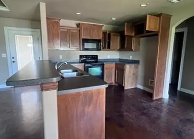 Property at 355 Lee St, Weatherford, TX, 76088, 3 beds, 2 baths, [object Object]