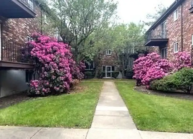Property at 21 Westgate Rd #1, Chestnut Hill, MA, 02467, 2 beds, 1 bath, [object Object]