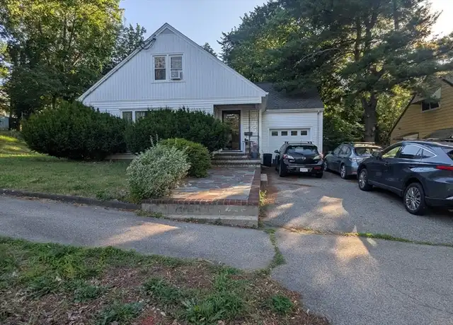 Property at 133 Park Ave Unit 133, Arlington, MA, 02476, 4 beds, 2 baths, [object Object]