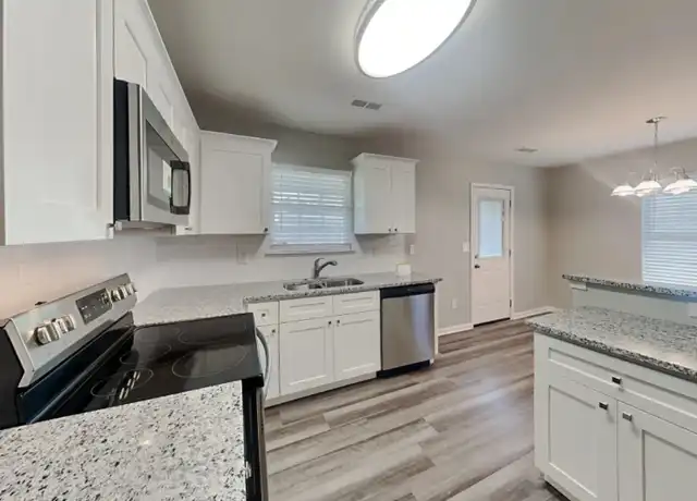 Property at 1304 Crandon Dr, Charlotte, NC, 28216, 3 beds, 2.5 baths, [object Object]