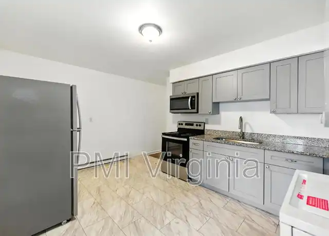 Property at 3237 Verdun Ave Unit B, Norfolk, VA, 23509, 2 beds, 1 bath, [object Object]