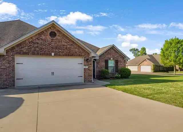 Property at 4085 Stonebridge Dr, Tyler, TX, 75707, 3 beds, 2 baths, [object Object]