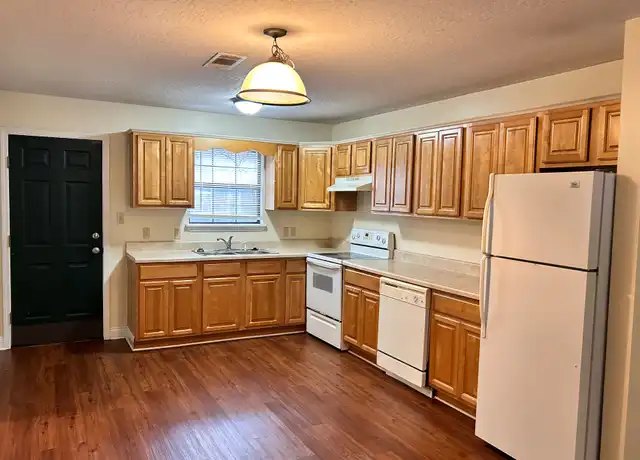 Property at 121 Lexington Dr Unit B1, Hattiesburg, MS, 39402, 2 beds, 1.5 baths, [object Object]