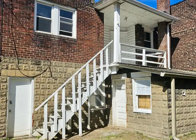Property at 627 5th Ave Unit 1/2, Coraopolis, PA, 15108, 1 bed, 1 bath, [object Object]