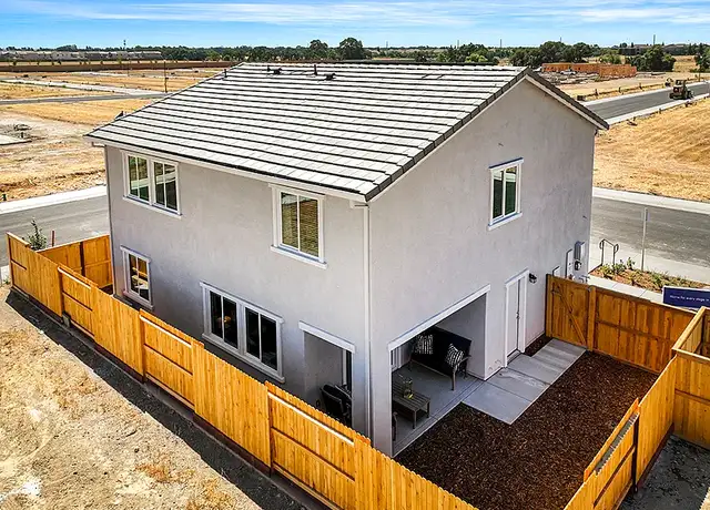 Photo of 2000 Rydal Cir, Roseville, CA 95747