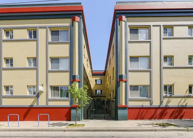 Property at Chapman Court Aparments - 1631 SW Yamhill St, Portland, OR, 97205, 0 beds, 1 bath, [object Object]