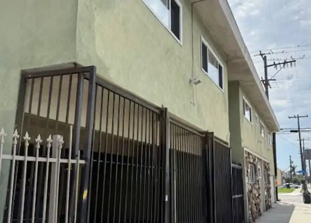 Property at 10730 S Burin Ave #4, Inglewood, CA, 90304, 2 beds, 1 bath, [object Object]