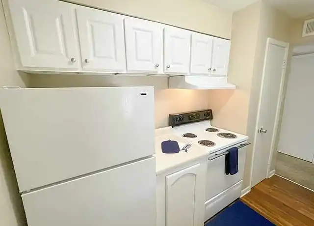Property at Chateau Apartments - 2903 Weyman St, Shreveport, LA, 71104, 2 beds, 1 bath, [object Object]