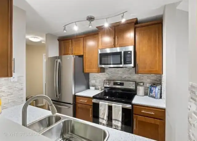 Property at 1650 Lincoln Meadows Cir, Schaumburg, IL, 60173, 1 bed, 1 bath, [object Object]