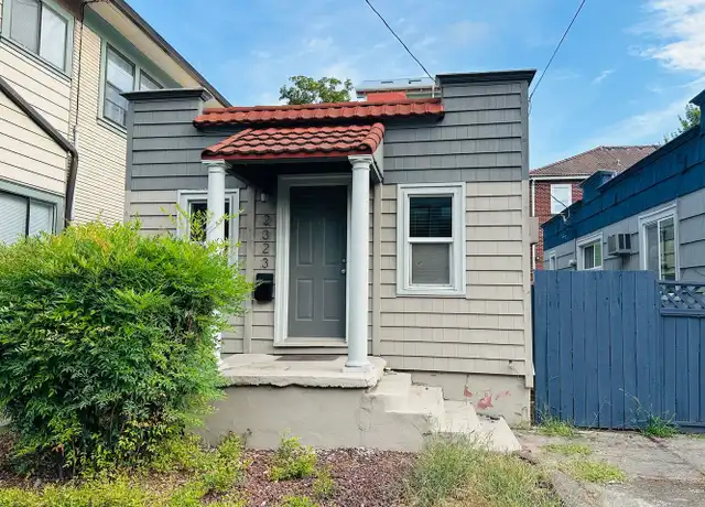 Property at 2323 SE Hawthorne Blvd, Portland, OR, 97214, 2 beds, 1 bath, [object Object]