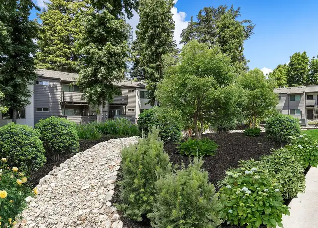 Photo of 835 W Harney Ln, Lodi, CA 95240