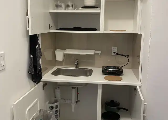 Property at 6701 SW 67th Ave, South Miami, FL, 33143, 1 bed, 1 bath, [object Object]