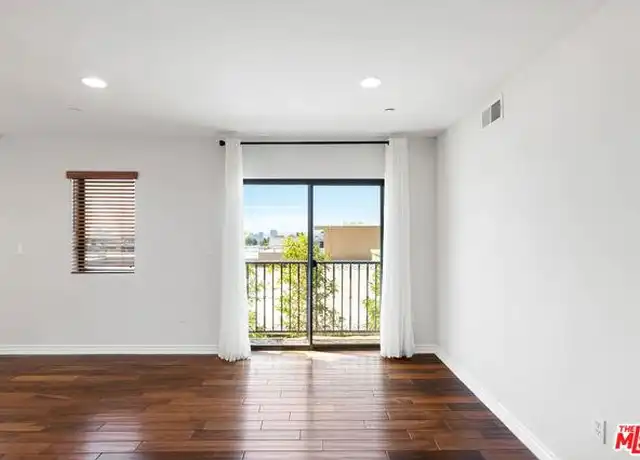 Property at 1146 Hacienda Pl Unit 6, West Hollywood, CA, 90069, 2 beds, 2 baths, [object Object]