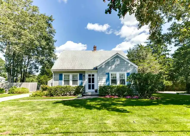 Property at 14 Miller Ln, East Hampton, NY, 11937, 3 beds, 2 baths, [object Object]