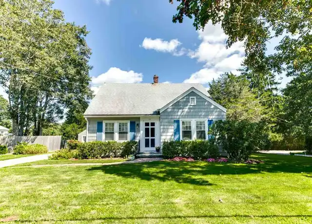 Property at 14 Miller Ln, East Hampton, NY, 11937, 3 beds, 2 baths, [object Object]