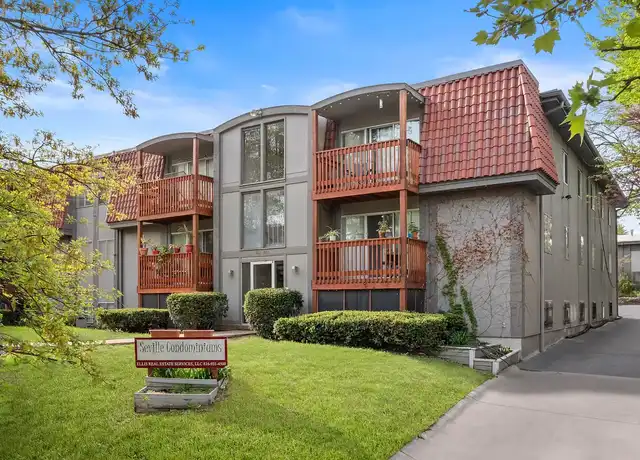 Property at Seville Apartments - 1023 W 38th St, Kansas City, MO, 64111, 2 beds, 1 bath, [object Object]