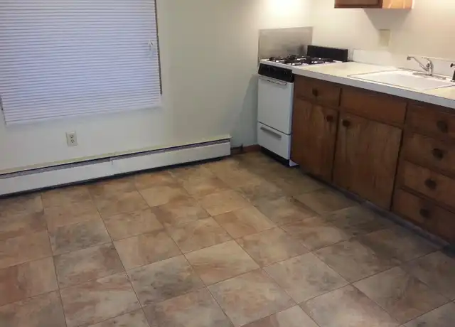 Property at 1313 1st Ave Unit 3, Perry, IA, 50220, 2 beds, 1 bath, [object Object]