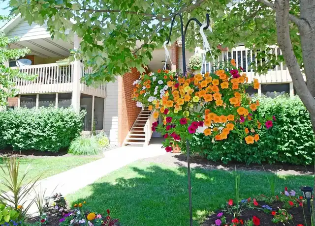 Property at Versailles Gardens - 171 Applegrove St NE, North Canton, OH, 44720, 2 beds, 1 bath, [object Object]