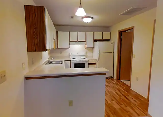 Property at 3005 S Gate Dr Unit 18, Hartford, WI, 53027, 2 beds, 2 baths, [object Object]