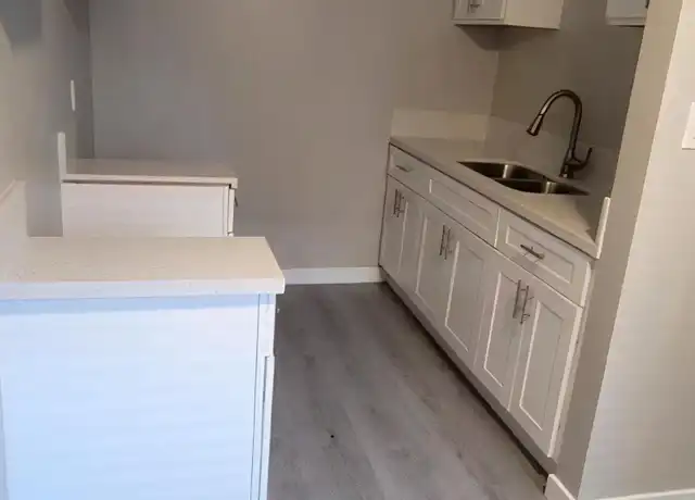 Property at 10606 Lakewood Blvd Unit 4, Downey, CA, 90241, 1 bed, 1 bath, [object Object]
