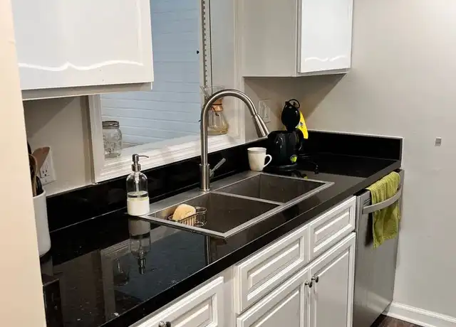 Property at 2818 Erie Ave Unit 2818 B-2, Cincinnati, OH, 45208, 2 beds, 1.5 baths, [object Object]