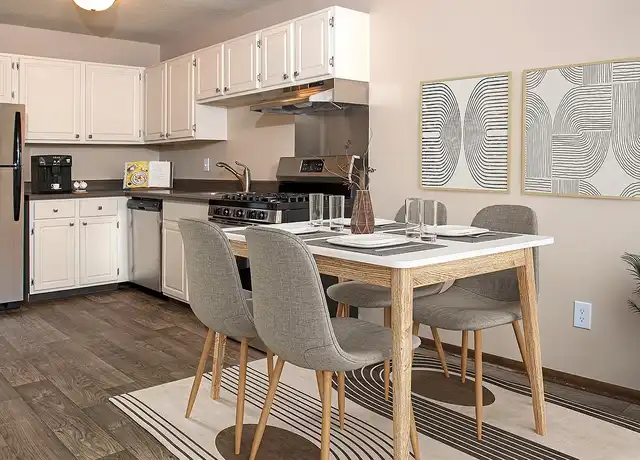 Property at Palisades - 560 Sandhurst Dr W, Roseville, MN, 55113, 2 beds, 1.5 baths, [object Object]