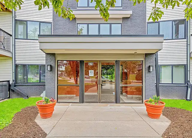 Property at Palisades - 560 Sandhurst Dr W, Roseville, MN, 55113, 1-2 bed, 1-1.5 bath, [object Object]