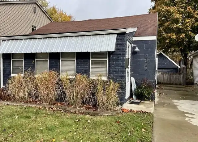 Property at 2058 Ridgemont Rd, Grosse Pointe Woods, MI, 48236, 2 beds, 1 bath, [object Object]
