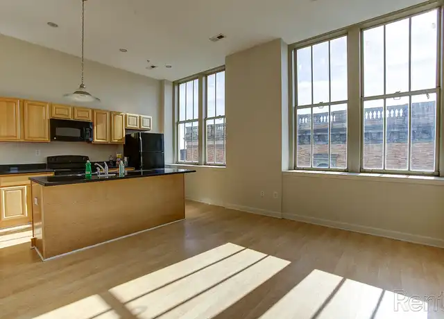 Property at City View Loft - 2315 St Paul St, Baltimore, MD, 21218, 1-2 bed, 1 bath, [object Object]