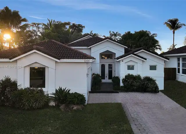 Property at 1230 N 13th Ave, Hollywood, FL, 33019, 4 beds, 3 baths, [object Object]