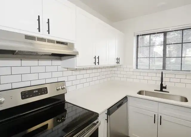 Property at The Edge at Oakland Apartments - Auburn Hills - 2770 Pine Knoll Dr, Auburn Hills, MI, 48326, 2 beds, 1-2 bath, [object Object]