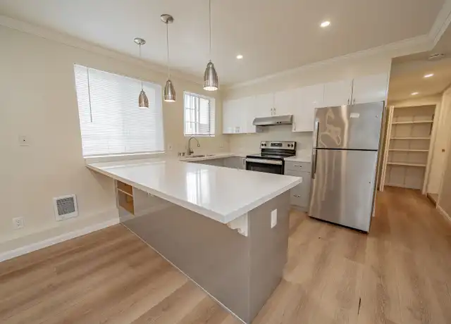 Property at 620 51st St Unit 622, Oakland, CA, 94609, 2 beds, 1 bath, [object Object]