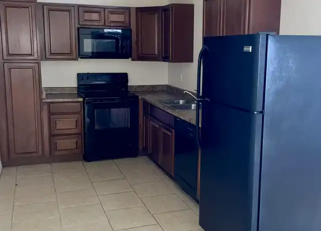 Property at 2417 W Campbell Ave Unit 304, Phoenix, AZ, 85015, 2 beds, 1 bath, [object Object]