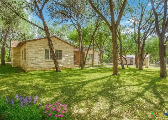 Property at 384 New York Ave, New Braunfels, TX, 78130, 3 beds, 3 baths, [object Object]