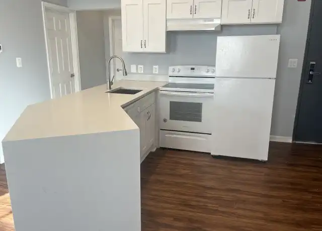 Property at 92 W Washington St Unit 303, Hagerstown, MD, 21740, 2 beds, 1 bath, [object Object]