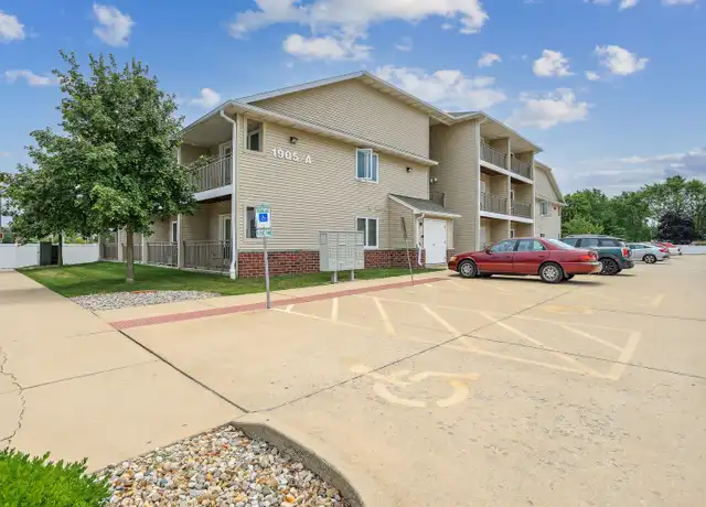 Property at 1905 N Cunningham Ave, Urbana, IL, 61802, 0 beds, 1 bath, [object Object]