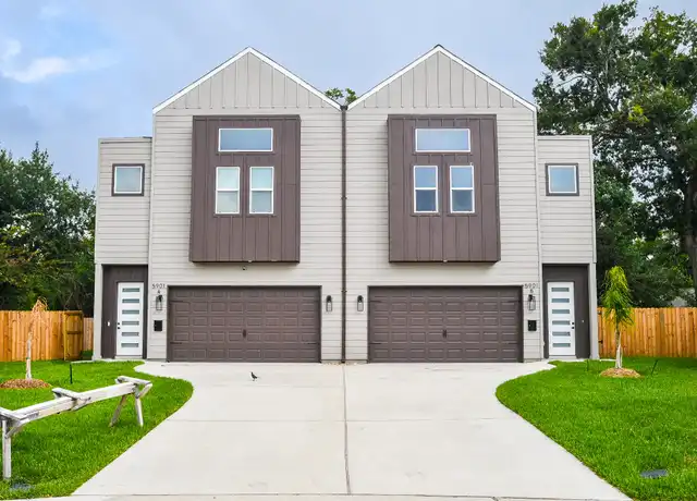 Property at 5901 Crest Ct Unit B, Houston, TX, 77033, 3 beds, 3.5 baths, [object Object]