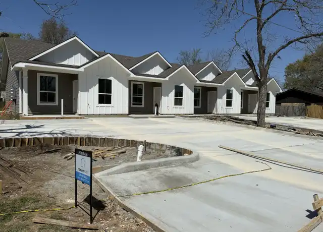 Property at 1608 W 5th St Unit 1, Caldwell, TX, 77836, 2 beds, 1 bath, [object Object]