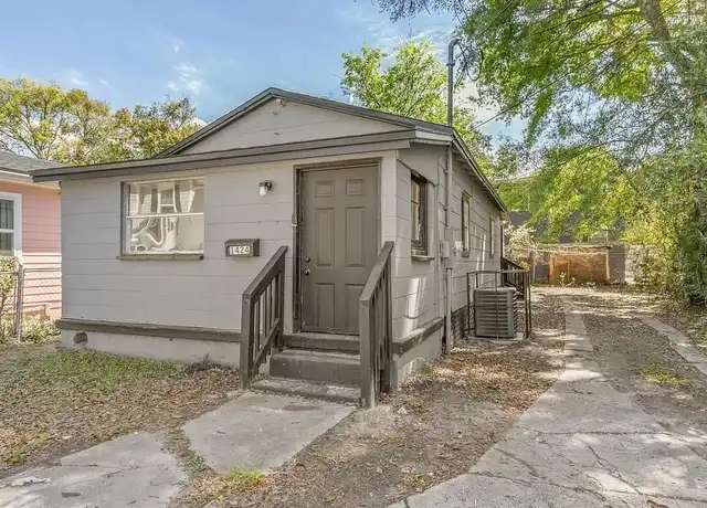 Property at 1424 E 25th St, Jacksonville, FL, 32206, 2 beds, 1 bath, [object Object]