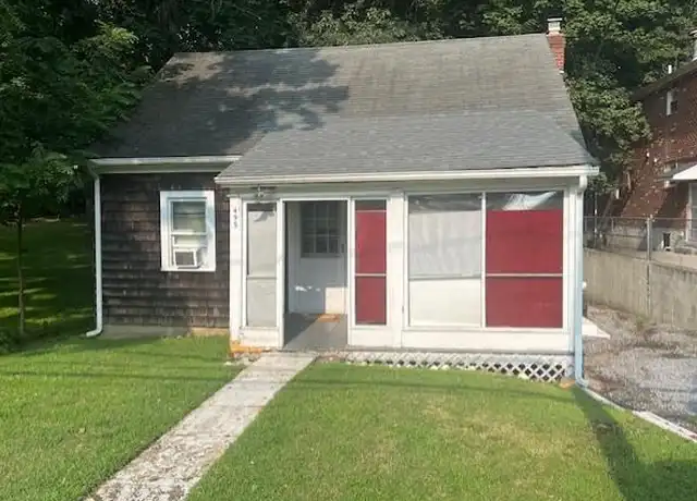 Property at 495 Community Dr, Manhasset, NY, 11030, 3 beds, 1 bath, [object Object]