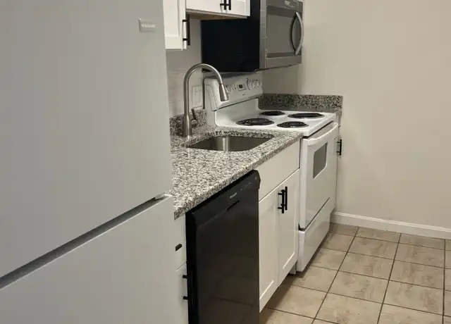 Property at 80 Cambridge Rd Unit 22, Woburn, MA, 01801, 1 bed, 1 bath, [object Object]