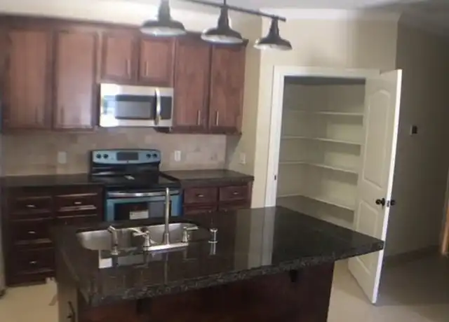 Property at 3620 Boettcher Dr Unit 3671, Huntsville, TX, 77340, 4 beds, 5 baths, [object Object]