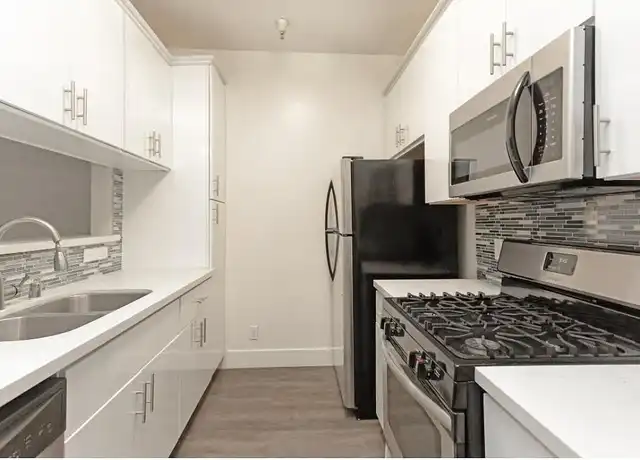 Property at 11657 Oxnard St, North Hollywood, CA, 91606, 1-2 bed, 1-2 bath, [object Object]