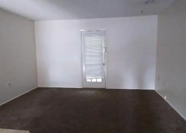 Property at 8 Meadow Run Cir, Valdosta, GA, 31602, 2 beds, 1 bath, [object Object]