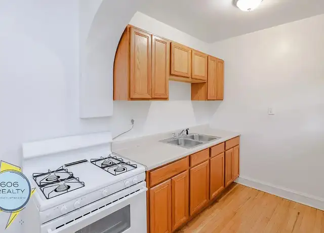 Photo of 2105 Grove Ave, Berwyn, IL 60402