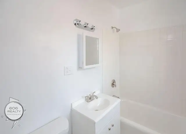 Photo of 2105 Grove Ave, Berwyn, IL 60402