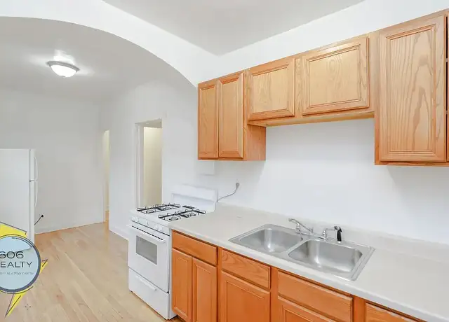 Photo of 2105 Grove Ave, Berwyn, IL 60402